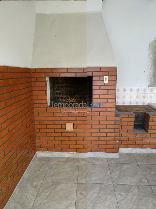 Casa para aluguel de temporada em Matinhos (Balneário de Gaivotas)