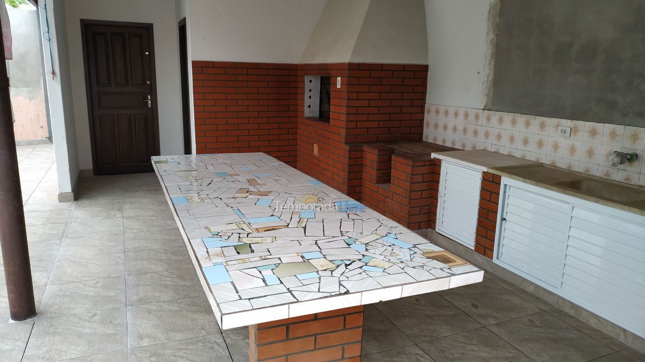 Casa para aluguel de temporada em Matinhos (Balneário de Gaivotas)