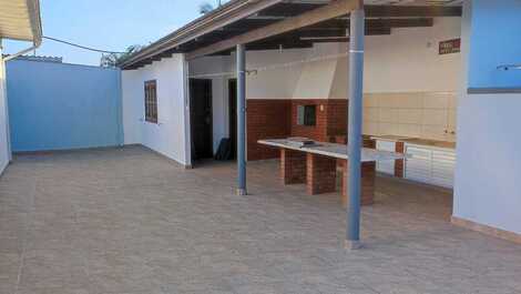 Casa Ampla em Gaivotas/Matinhos a 250mts do Mar!