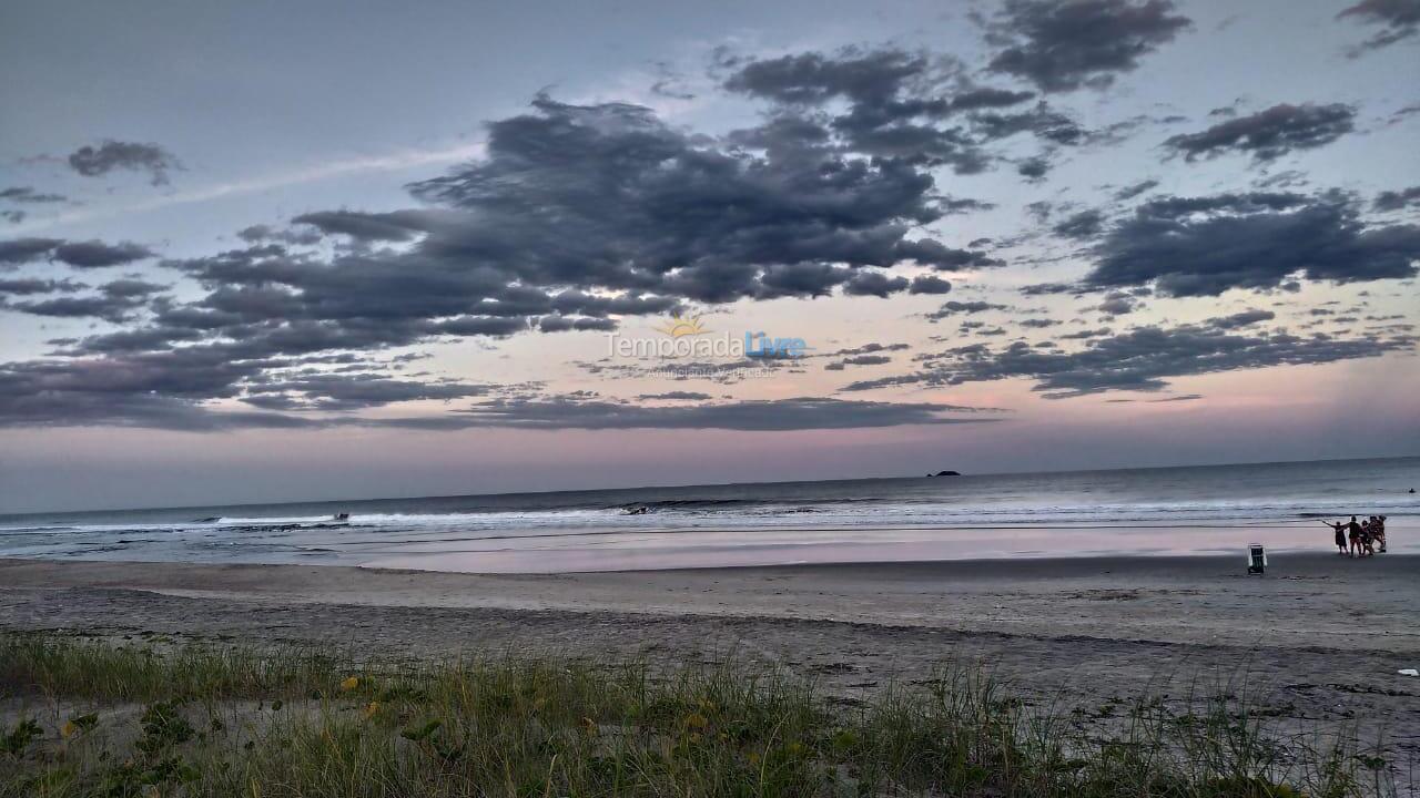 Casa para aluguel de temporada em Matinhos (Balneário de Gaivotas)