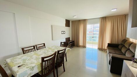 🌴 Comfortable penthouse just steps from Bombas beach