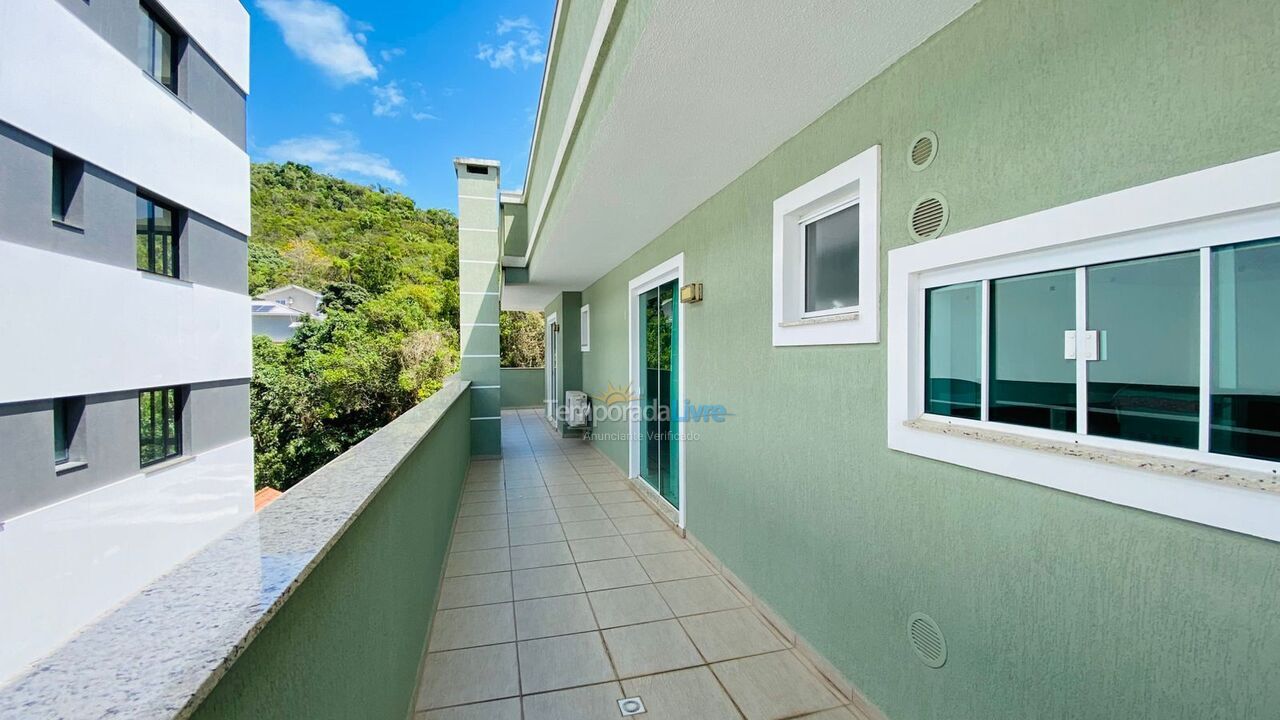 Apartment for vacation rental in Bombinhas (Praia de Bombas)