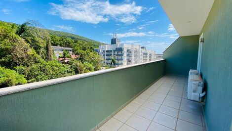 🌴 Comfortable penthouse just steps from Bombas beach