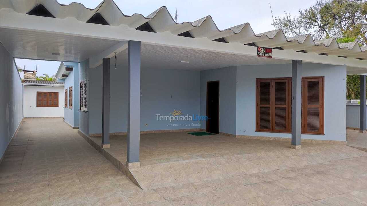 Casa para aluguel de temporada em Matinhos (Balneário de Gaivotas)