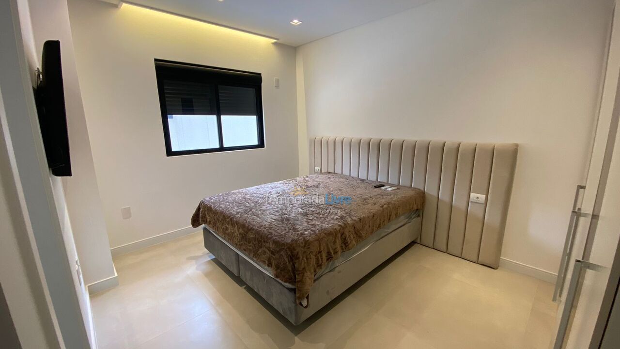 Apartment for vacation rental in Itapema (Meia Praia)