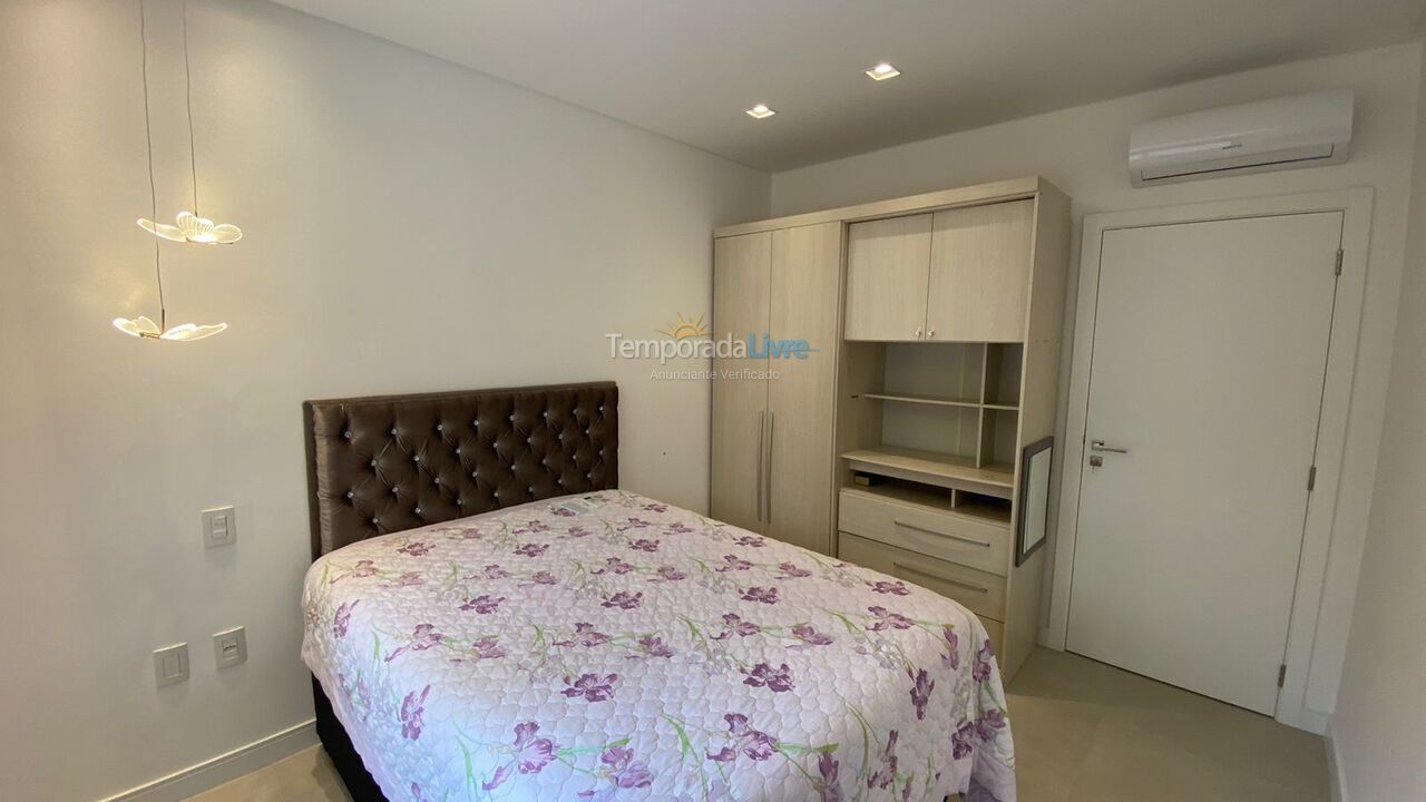 Apartment for vacation rental in Itapema (Meia Praia)