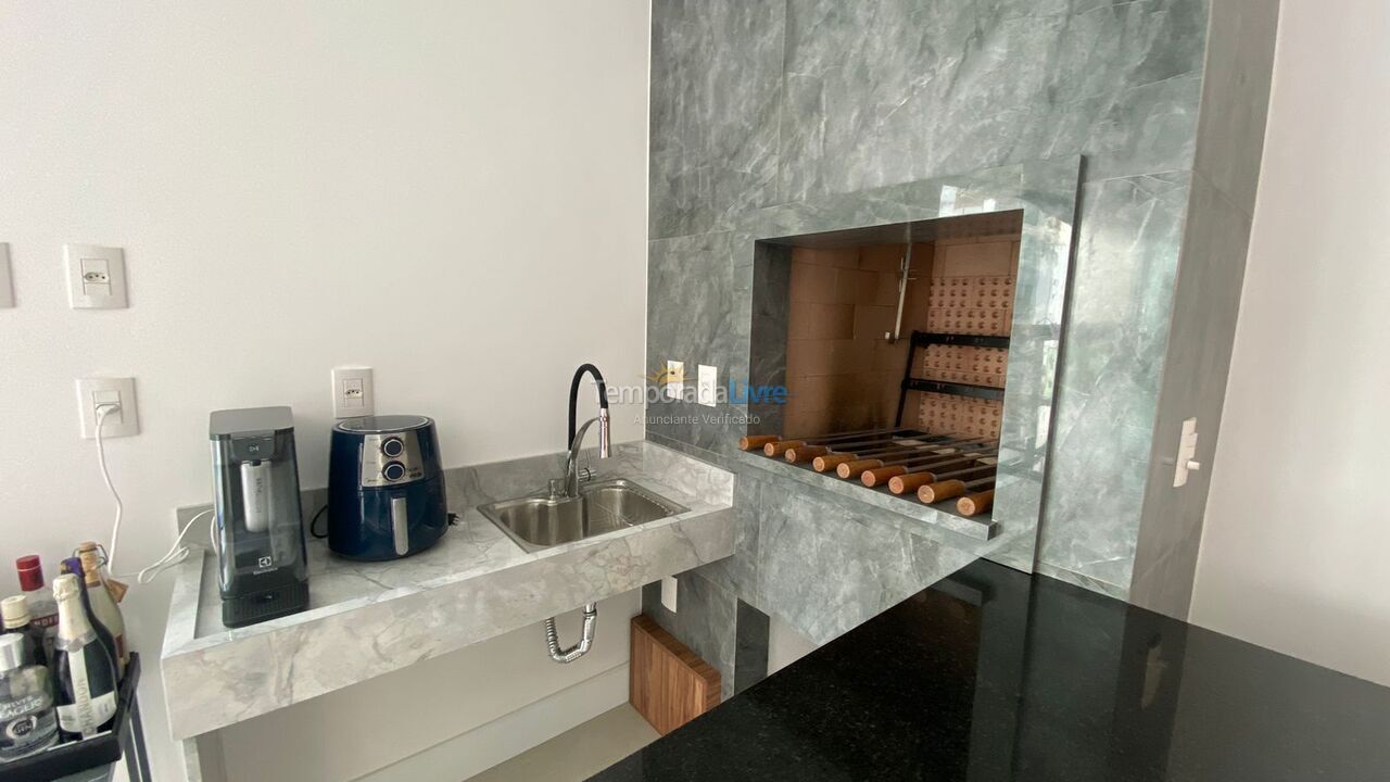 Apartment for vacation rental in Itapema (Meia Praia)