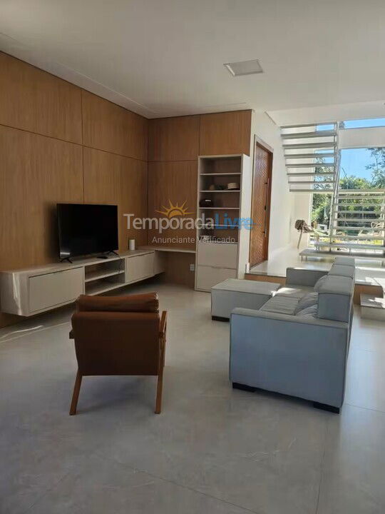 Casa para aluguel de temporada em Florianópolis (Praia da Daniela)