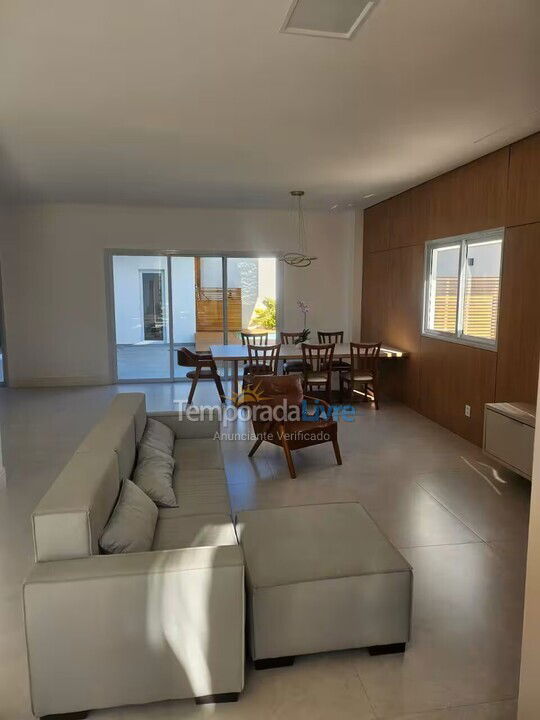 Casa para aluguel de temporada em Florianópolis (Praia da Daniela)