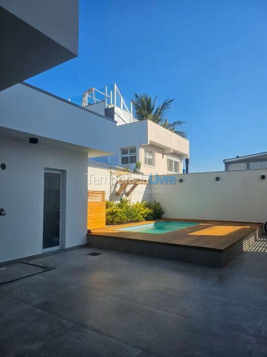 Casa para aluguel de temporada em Florianópolis (Praia da Daniela)