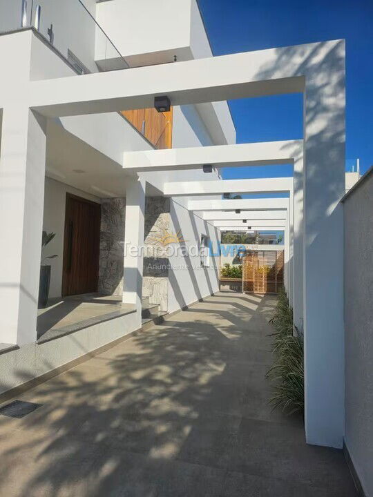 Casa para aluguel de temporada em Florianópolis (Praia da Daniela)