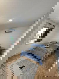 Casa com 5 quartos, frente para o mar em Daniela