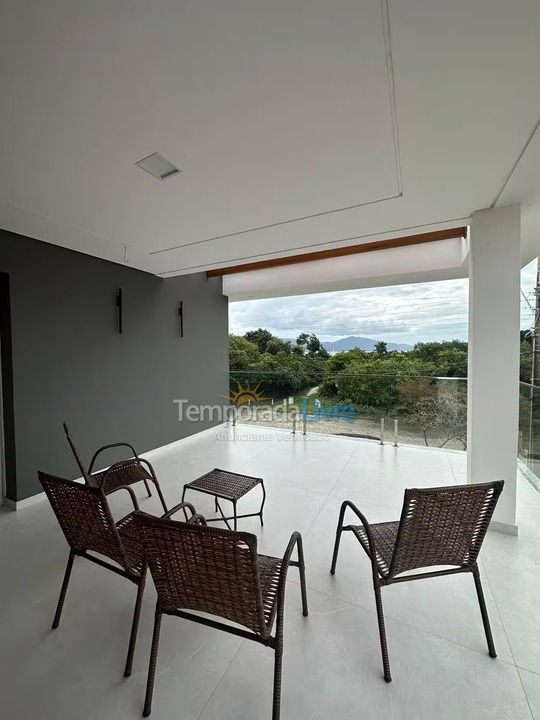 Casa para aluguel de temporada em Florianópolis (Praia da Daniela)