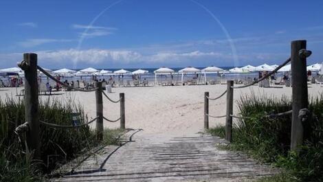 House with 3 bedrooms in a gated community in Riviera de São Lourenço.