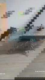 Se alquila piso frente al mar, al lado del centro comercial.