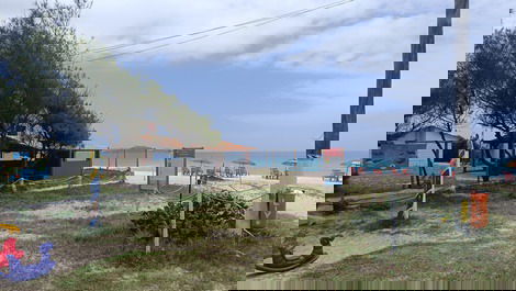 Excellent duplex house 50 meters from the beach.