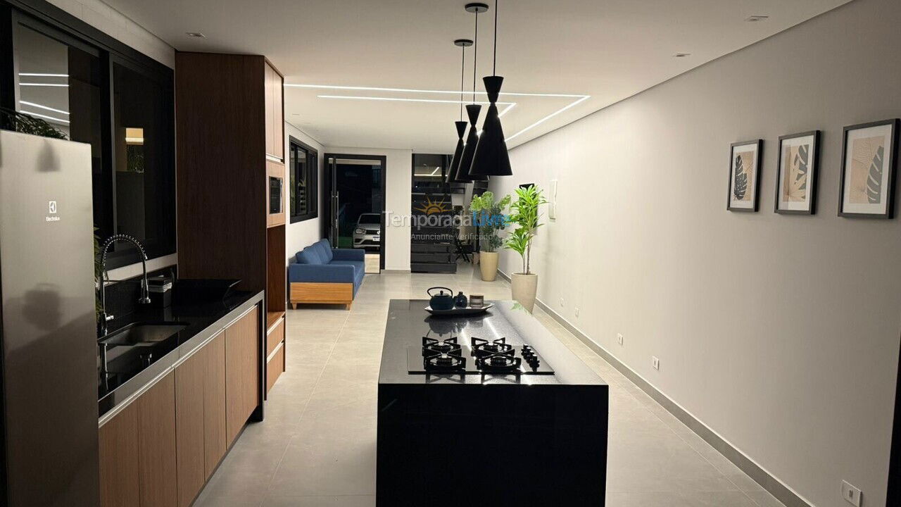 House for vacation rental in Bertioga (Condominio Morada da Praia)