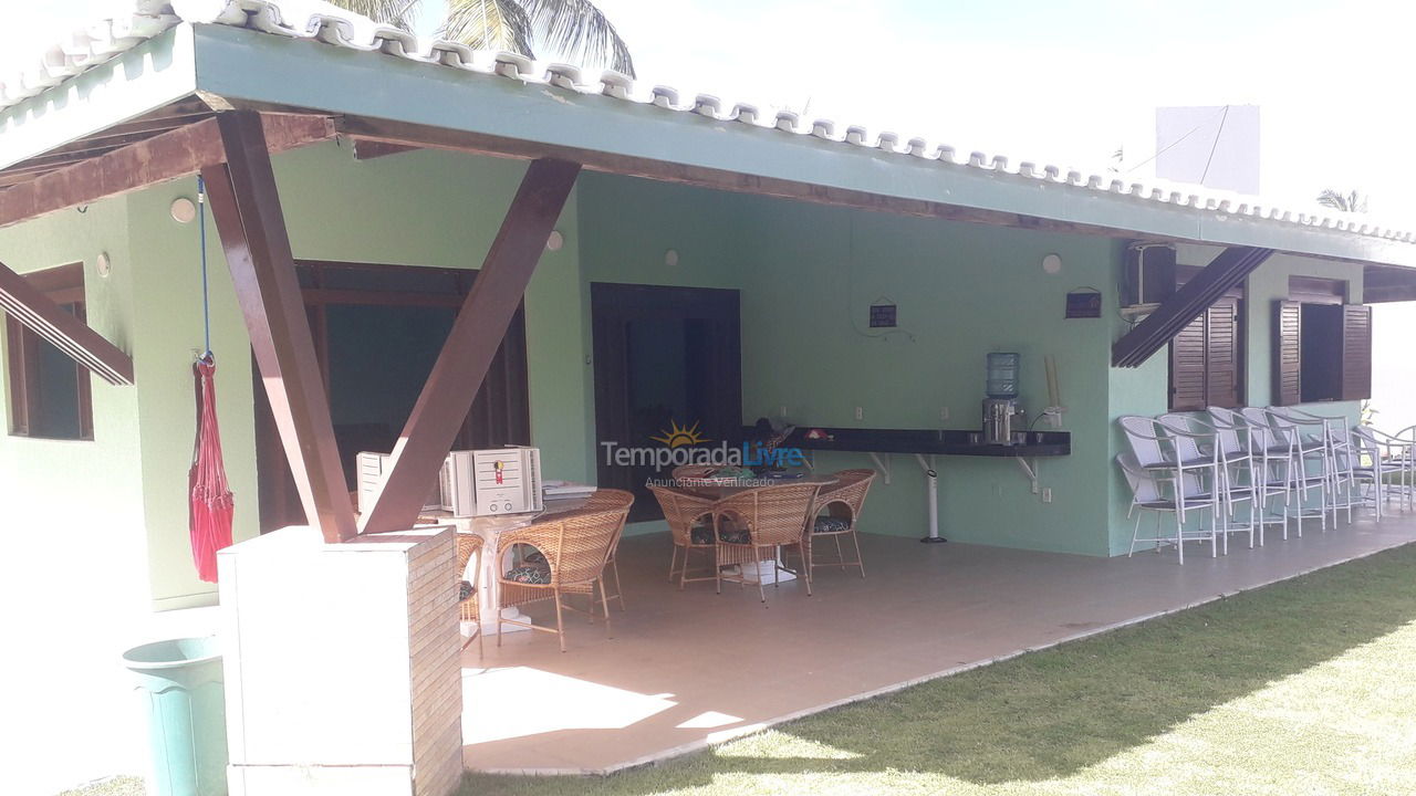 Casa para aluguel de temporada em Camaçari (Praia de Guarajuba)