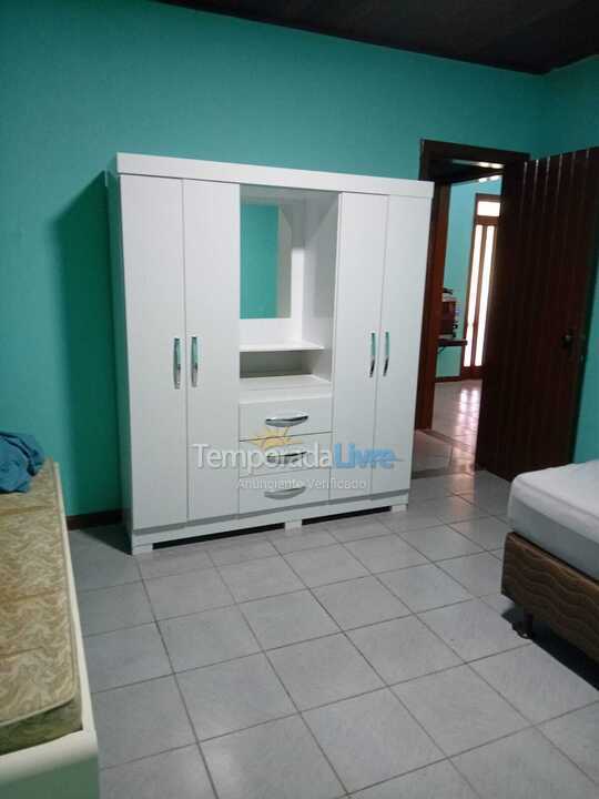 Casa para aluguel de temporada em Camaçari (Praia de Guarajuba)