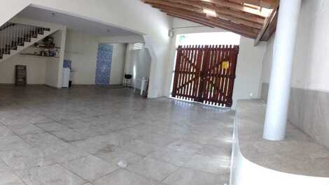 Large and spacious townhouse close to the main beaches of Ubatuba.