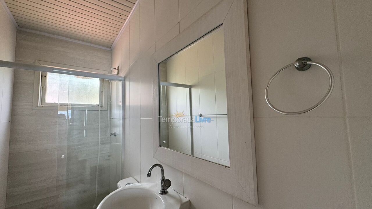 Casa para aluguel de temporada em Porto Belo (Araca)