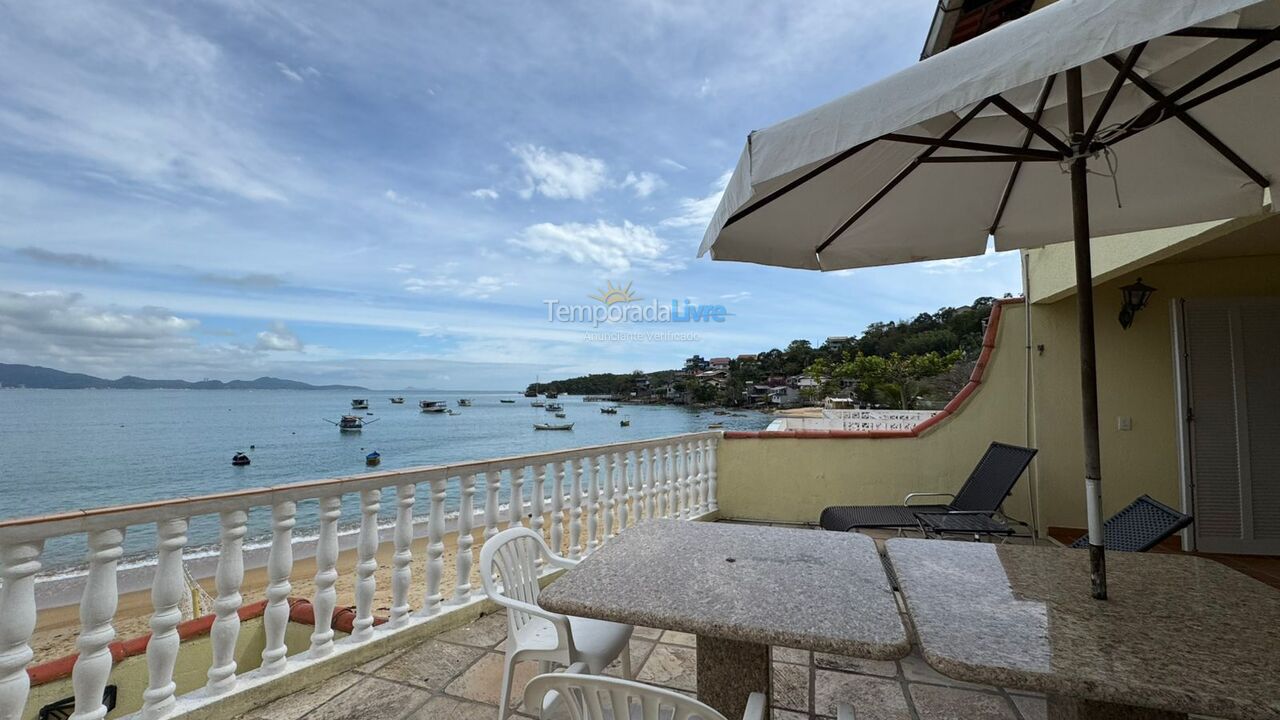 Casa para aluguel de temporada em Porto Belo (Araca)