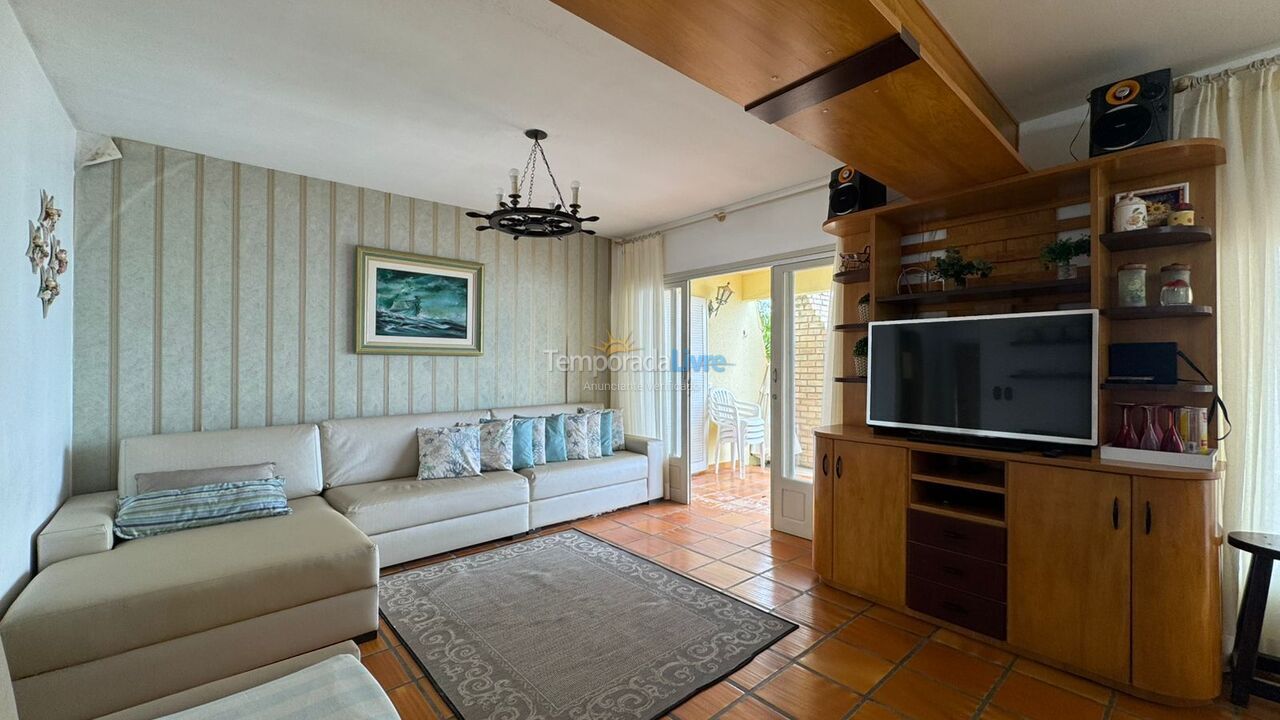 Casa para aluguel de temporada em Porto Belo (Araca)