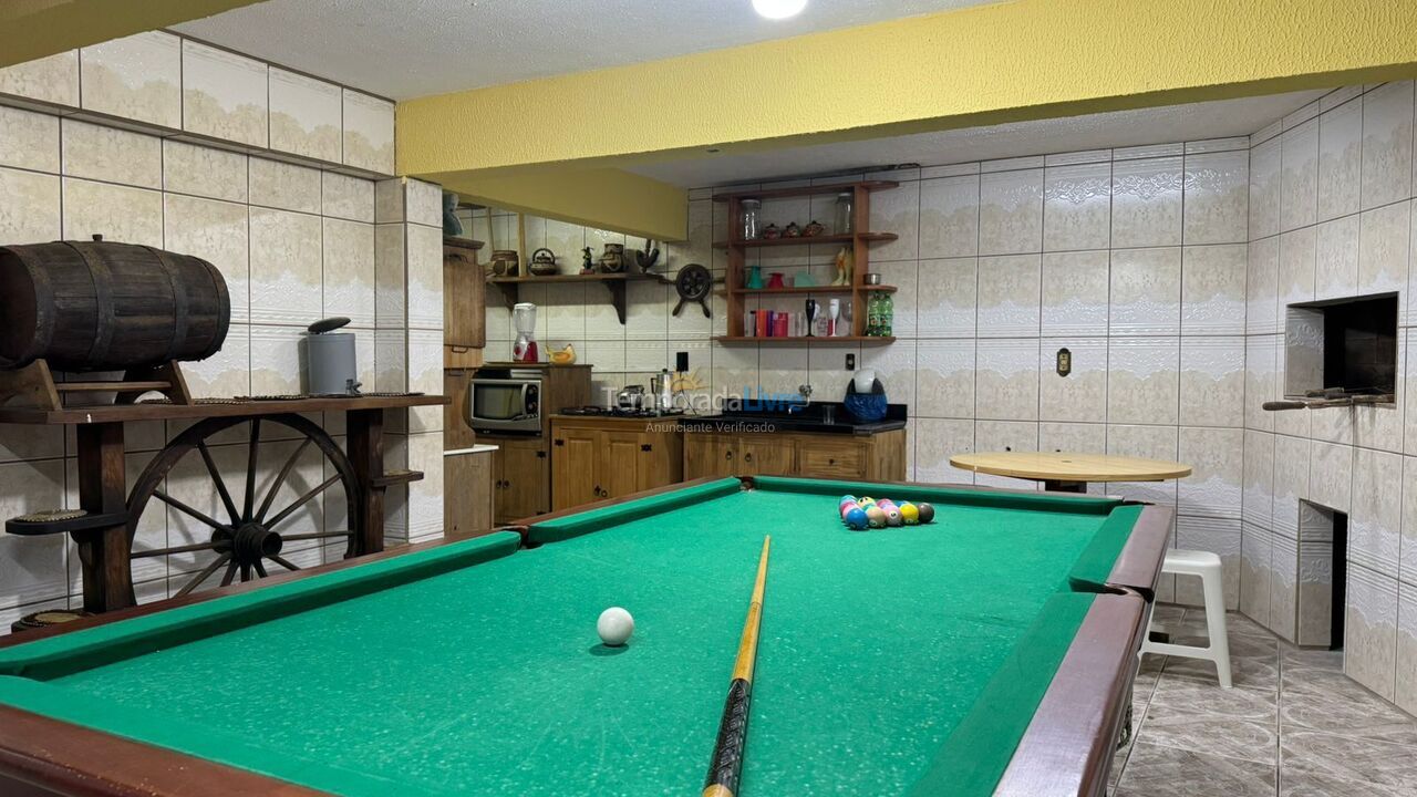 Casa para aluguel de temporada em Porto Belo (Araca)