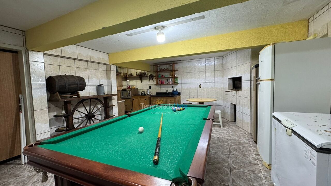 Casa para aluguel de temporada em Porto Belo (Araca)