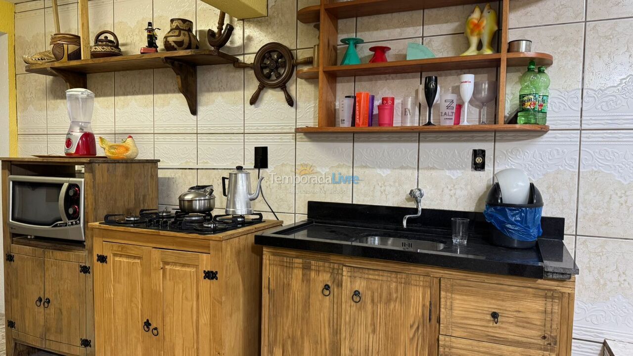 Casa para aluguel de temporada em Porto Belo (Araca)