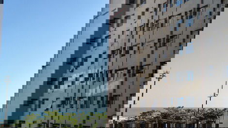 VISTA AL MAR EN LA AVENIDA DA PRAIA DE SANTOS - GARAJE Y AIRE ACONDICIONADO