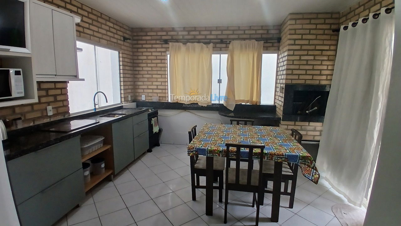 Apartment for vacation rental in Itapema (Meia Praia)