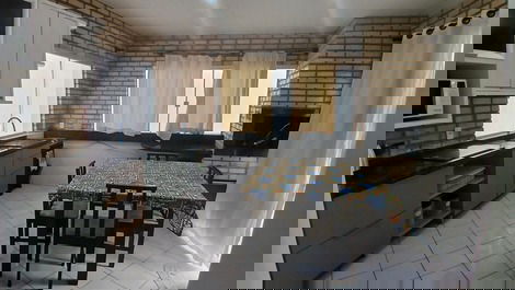 2 BEDROOM APARTMENT RUA 261 MEIA PRAIA 40M FROM THE SEA - ITAPEMA