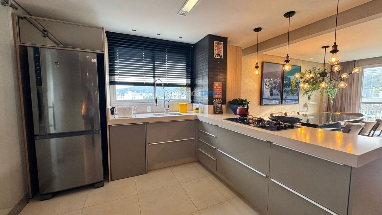 Apartment for vacation rental in Governador Celso Ramos (Praia de Palmas)