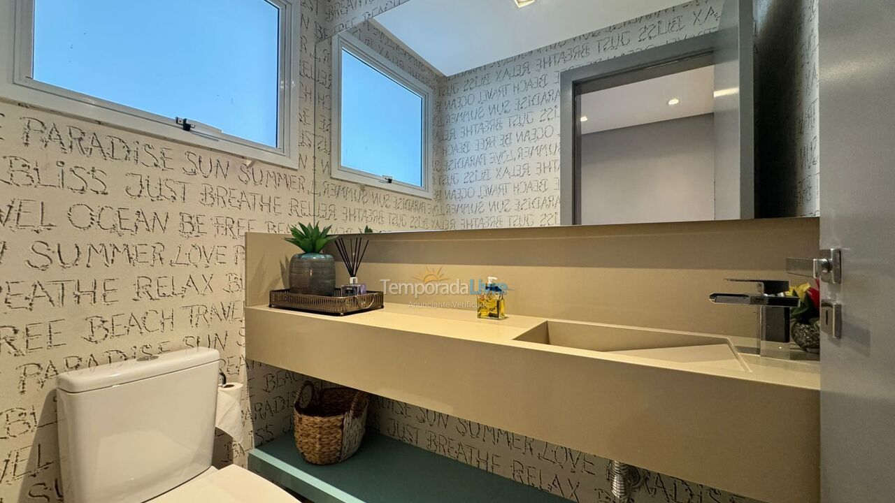 Apartment for vacation rental in Governador Celso Ramos (Praia de Palmas)