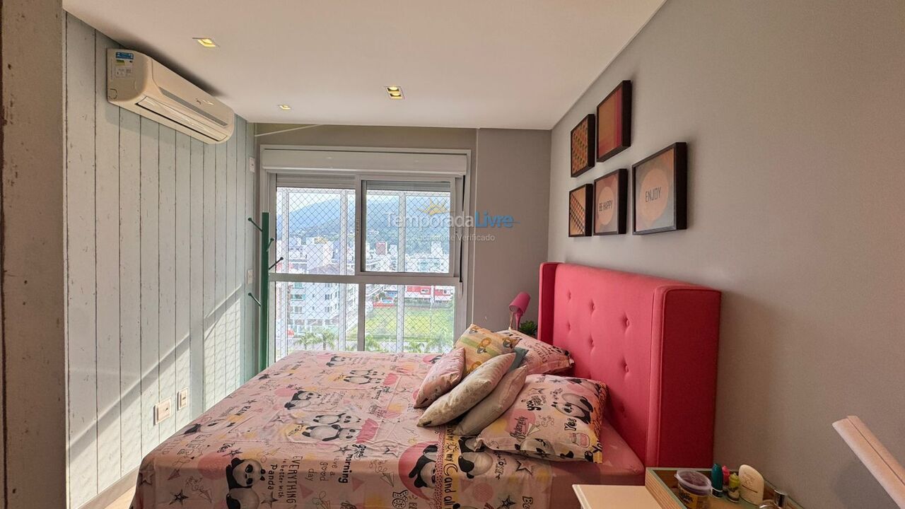 Apartment for vacation rental in Governador Celso Ramos (Praia de Palmas)