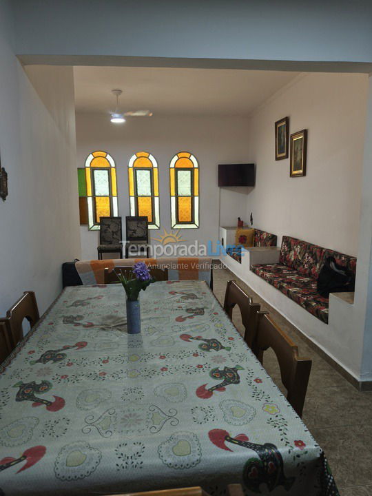 Casa para aluguel de temporada em Praia Grande (Praia do Caiçara)