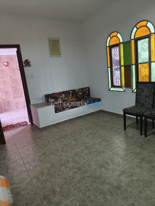 Casa para aluguel de temporada em Praia Grande (Praia do Caiçara)