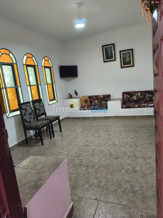 Casa para aluguel de temporada em Praia Grande (Praia do Caiçara)