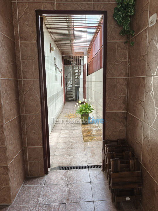 Casa para aluguel de temporada em Praia Grande (Praia do Caiçara)