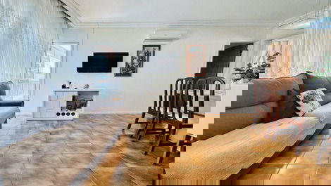 30 Metros da Praia - 3 Quartos, Ar Condicionado, Wi-Fi, 2 Vagas, Lazer