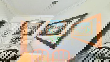 30 Metros da Praia - 3 Quartos, Ar Condicionado, Wi-Fi, 2 Vagas, Lazer