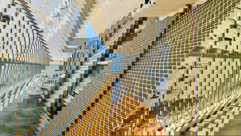 30 Metros da Praia - 3 Quartos, Ar Condicionado, Wi-Fi, 2 Vagas, Lazer