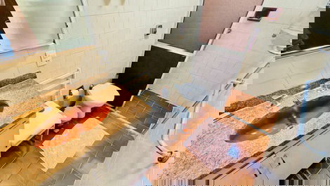 30 Metros da Praia - 3 Quartos, Ar Condicionado, Wi-Fi, 2 Vagas, Lazer