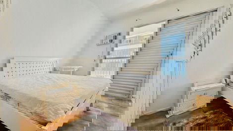 30 Metros da Praia - 3 Quartos, Ar Condicionado, Wi-Fi, 2 Vagas, Lazer