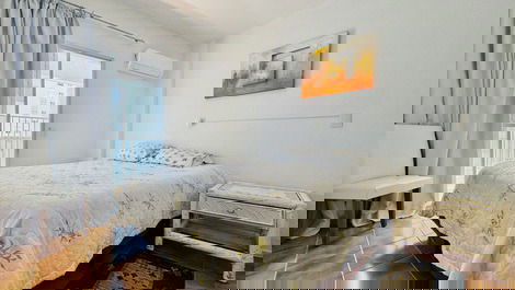 30 Metros da Praia - 3 Quartos, Ar Condicionado, Wi-Fi, 2 Vagas, Lazer