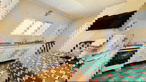 30 Metros da Praia - 3 Quartos, Ar Condicionado, Wi-Fi, 2 Vagas, Lazer