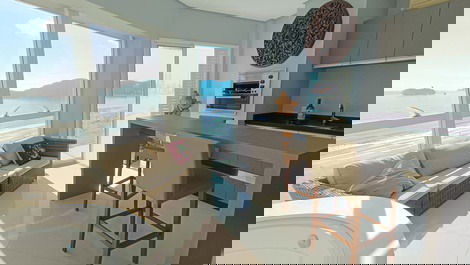 Oceanfront property with jacuzzi and charcoal grill, including 2 private parking spaces.