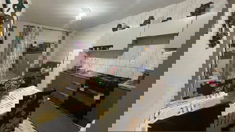 Se alquila casa en Bombinhas a 150 metros de la playa.