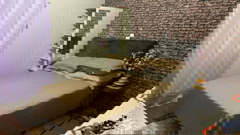 Se alquila casa en Bombinhas a 150 metros de la playa.